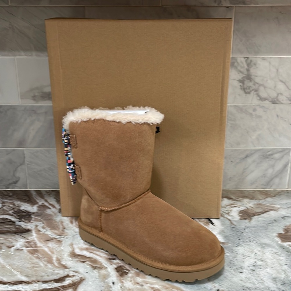 BNIB Womens UGG Bailey Bow Checker Ribbon Boot in Chestnut Size 7